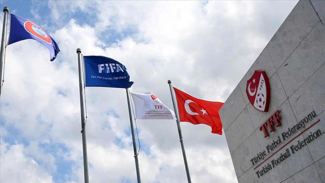 Bahis oynayan 1024 futbolcunun isimleri ve listesi var mı?