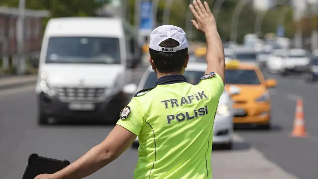 12 Nisan 2026 İstanbul Kapalı Yollar Listesi, Yol Yarışı ve Ata Koşusu Trafik Düzenlemesi! Beşiktaş ve Ataşehir Trafiğe Kapatılacak Yollar Listesi