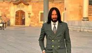 Keanu Reeves’e Benzeyen Türk Kim? Ömer Aslan’ın Biyografisi, Boyu, Yaşı, Memleketi, Öğretmenlik Kariyeri ve Yardım Çalışmaları
