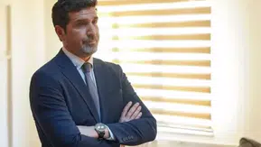 Barış Yalçın evli mi, eşi kim, çocuğu var mı? Ünlü oyuncunun özel hayatı, kariyeri, yaşı ve ailesi gündem oldu