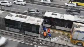 İstanbul’da Seyir Halindeki Metrobüste Yangın! Yolcular Son Anda İndirildi