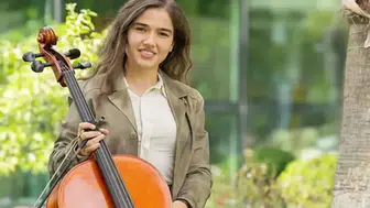 Adasu Akın’ın Hayatı ve Kariyeri, Boyu Kaç, Evli Mi, Sevgilisi Kim, Ne İş Yapıyor, Hangi Konservatuvardan Mezun Oldu?