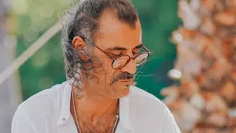 Sahne Arkasındaki İsimdi! Hüseyin Cebeci’nin Hayatı Merak Konusu Oldu
