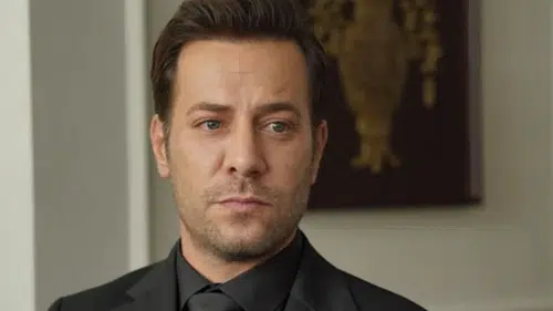 Kaan Taşaner Kiminle Evli, Evli Mi, Eşi Kim, Özel Hayatı ve Oynadığı Diziler Hangileri?