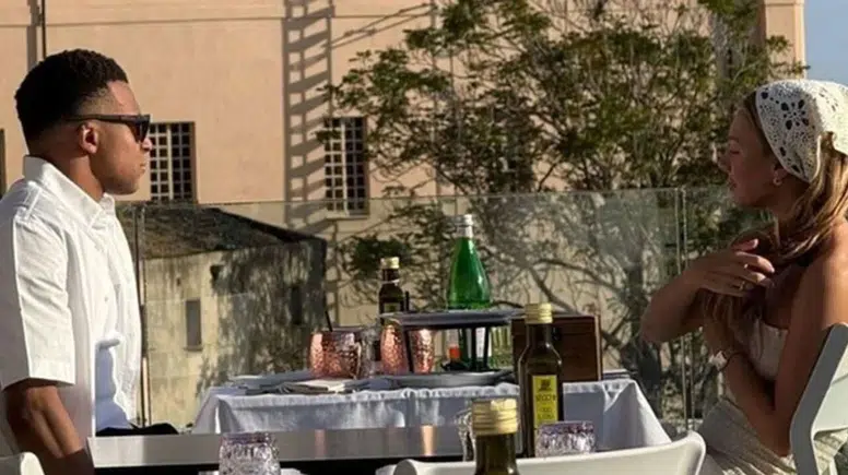 Ester Exposito Mbappé ile Sevgili Mi, İlişki İddiaları Doğru Mu?