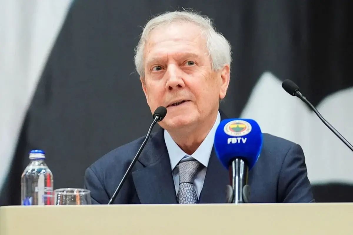 Aziz Yıldırım'ın serveti yeniden merak konusu oldu. Fenerbahçe başkanlığına adaylığını açıklayan Aziz Yıldırım ayrıca iş insanı kimliğiyle de öne çıkıyor. Fenerbahçe başkanlığı ile yeniden gündeme gelen Aziz Yıldırımın net varlığı ve ne kadar serveti olduğu araştırılıyor. İşte Aziz Yıldırım'ın serveti ve net mal varlığı...