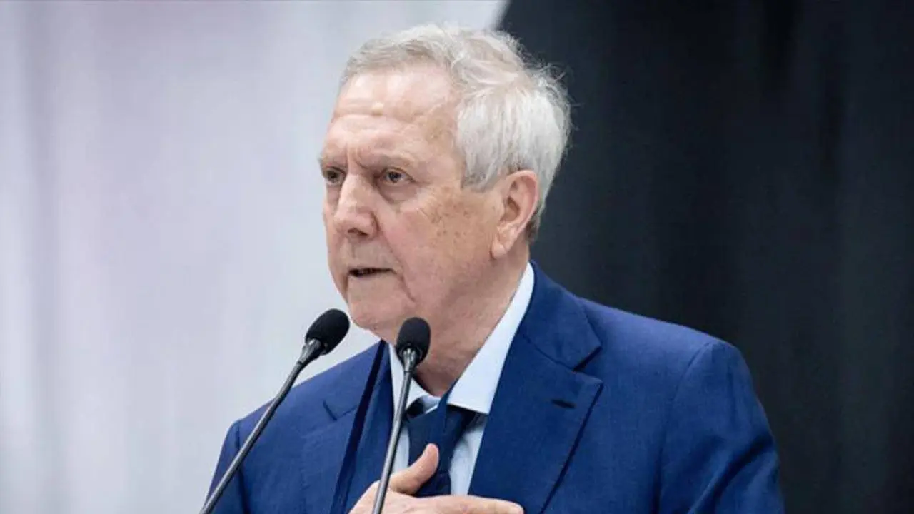 Aziz Yıldırım hangi şirketlerin sahibi?Yıldırım'ın ticari imparatorluğu temel olarak savunma sanayii, inşaat ve denizcilik sacayakları üzerine kurulu. Özellikle stratejik öneme sahip DEARSAN Tersanesi, bu portföyün dikkat çeken parçası konumunda. Bunun yanı sıra savunma ve mühendislik alanında faaliyet gösteren Maktaş Mühendislik, İmsak Savunma, Savtem gibi şirketlerin yanı sıra; Yıldırım Enerji, As İnşaat ve Aly İnşaat gibi farklı sektörlerde ağırlığı olan pek çok firmanın sahibi veya ana hissedarıdır.