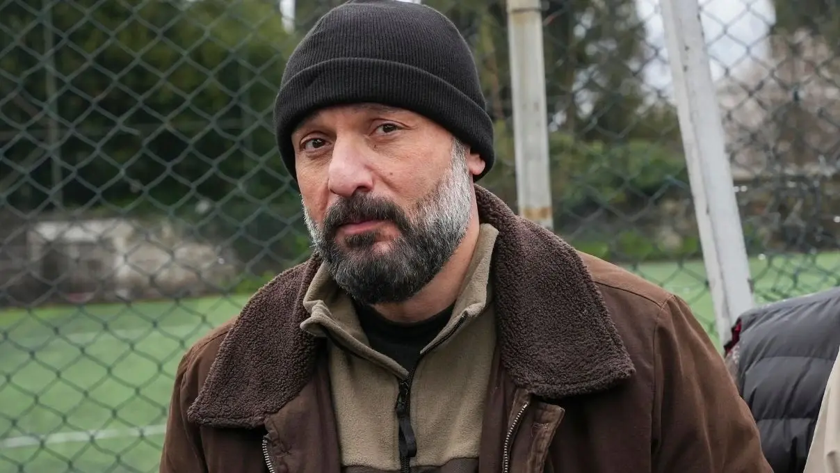 Kanal D ekranlarının sevilen dizilerinden olan Eşref Rüya, oyuncu vedasıyla gündem oldu. Eşref Rüya’nın Müslüm’ü Tolga Tekin’in diziye veda edeceği yönündeki iddialarla dikkatleri üzerine çekti. Peki, Eşref Rüya dizisinin Müslüm’ü diziye veda mı ediyor? Tolga Tekin Eşref Rüya’dan ayrılıyor mu? İşte detaylar…