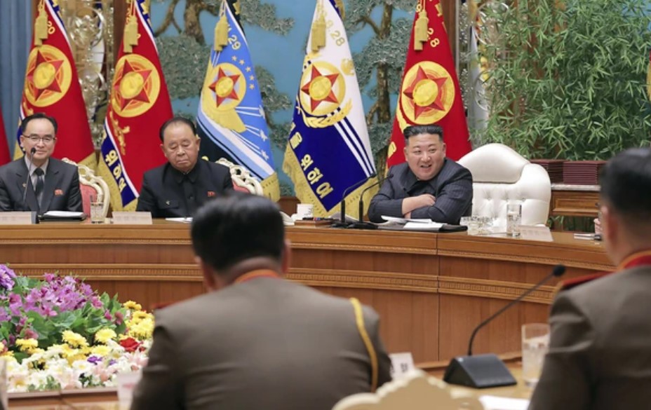 Kim Jong Un kararını verdi. Kuzey Kore 'savaşa hazır olma durumunu mükemmelleştiriyor'