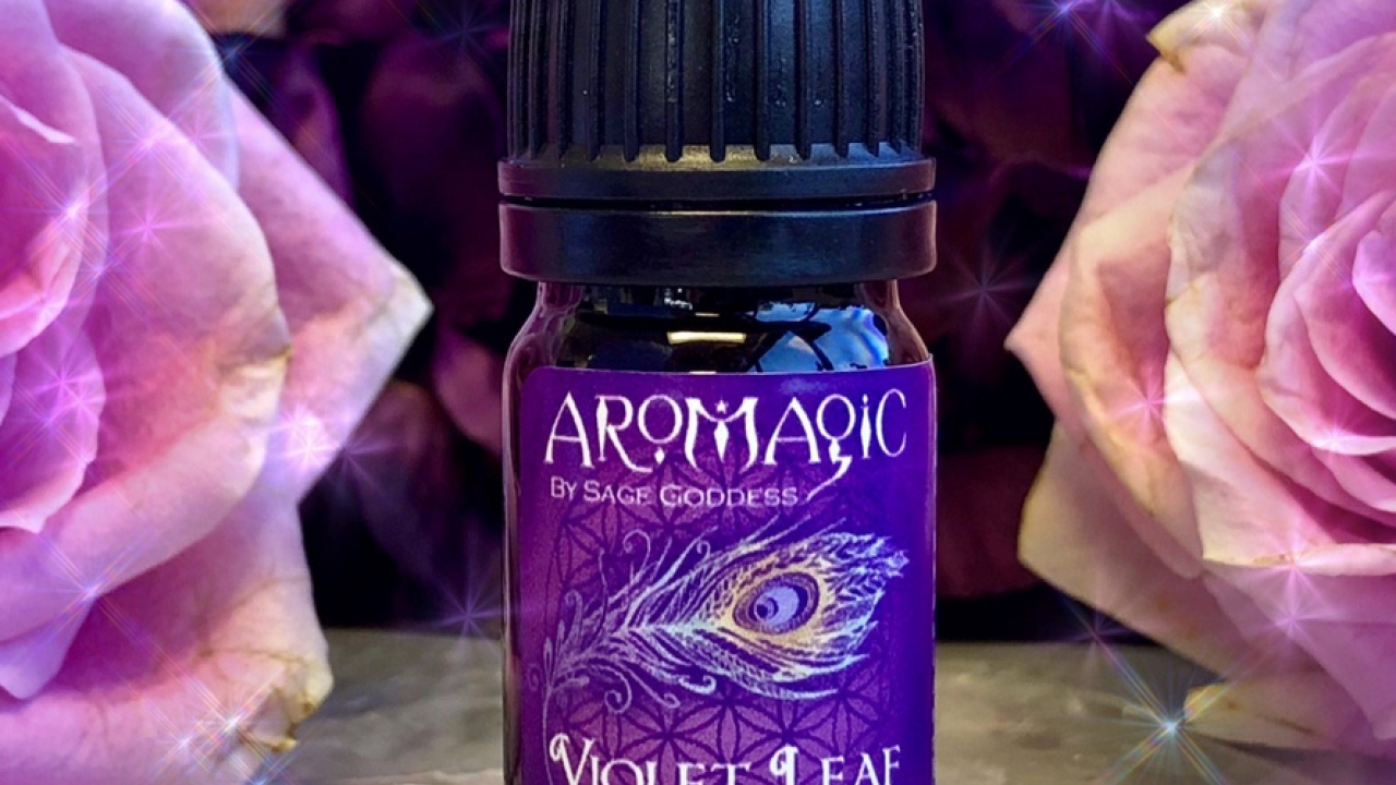 Menekşe yağı mikropların yok olmasını sağlar. Menekşe yağının cildimizin temizliği,