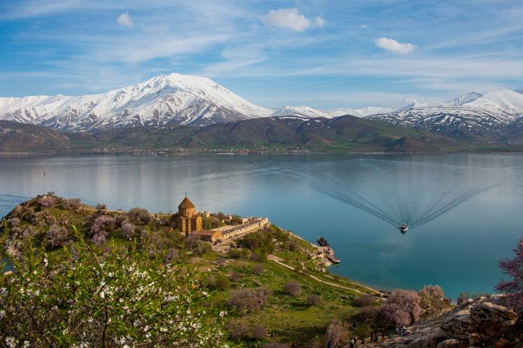Vanın En Soğuk Köşeleri: Kutupları Aratmayan İklim Şartları
