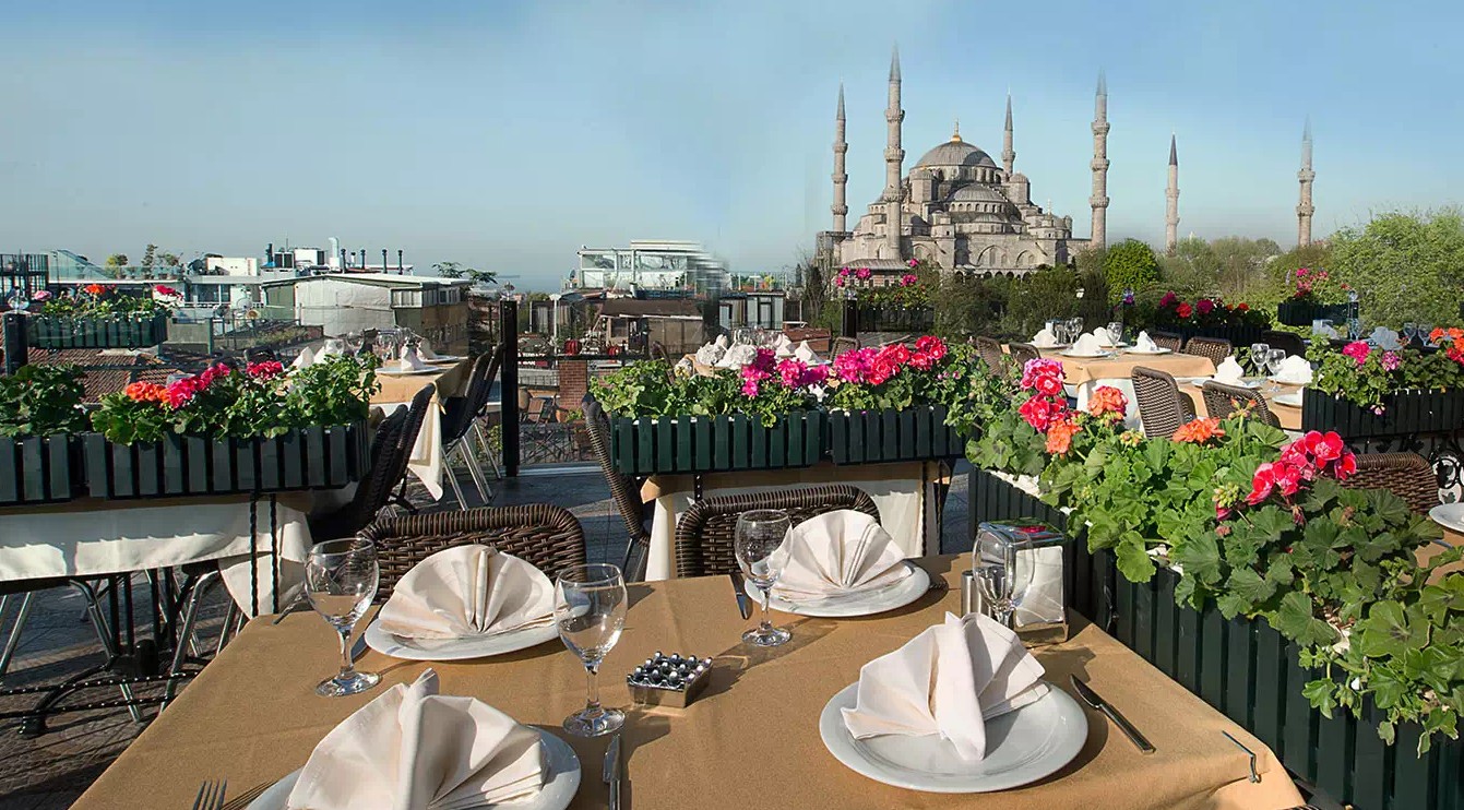 2025 İmsakiye Rehberi: Ramazan Ayına Özel Hazırlıklar ve Ezan Saatleri
