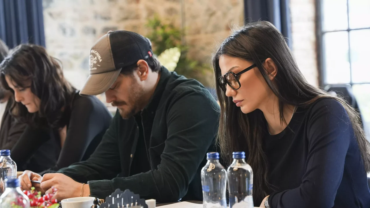 Çağatay Ulusoy ve Demet Özdemir’in Yeni Dizisi “Eşref Rüya”: Hazırlıklar Tamamlandı