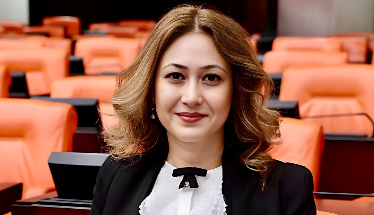 Zuhal Karakoç Dora Kimdir?