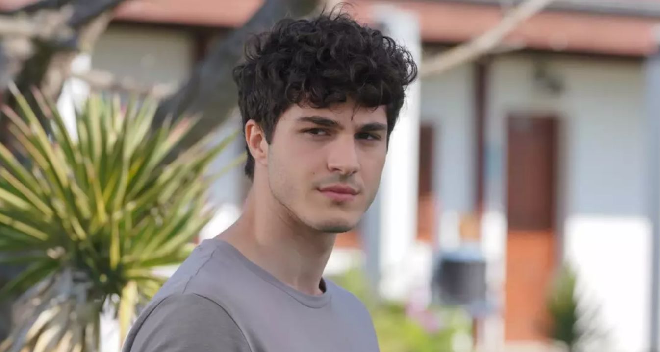 Enes Koçak Kimdir? İstanbul Doğumlu Modellikten Oyunculuğa Yükselen Kariyer Detayı Kimdir?