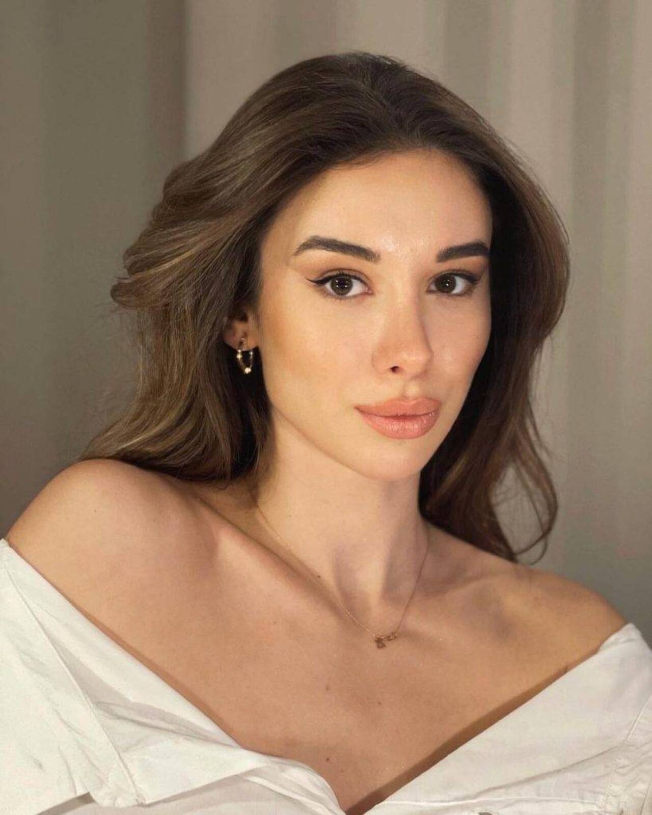 ATV ekranlarında yayınlanan “Aldatmak” dizisinde Serra karakteriyle izleyici karşısına çıkan