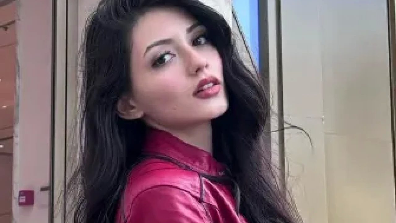 Alya Vural evli mi, sevgilisi kim? Zeydcarey olarak da bilinen