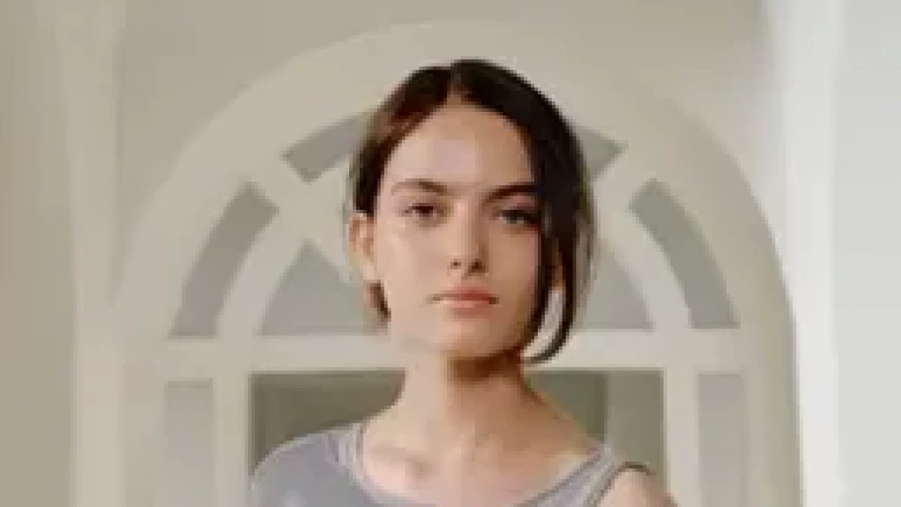 Göz kamaştıran genç oyuncu Ava Yaman hakkında merak edilenleri aydınlatıyoruz.