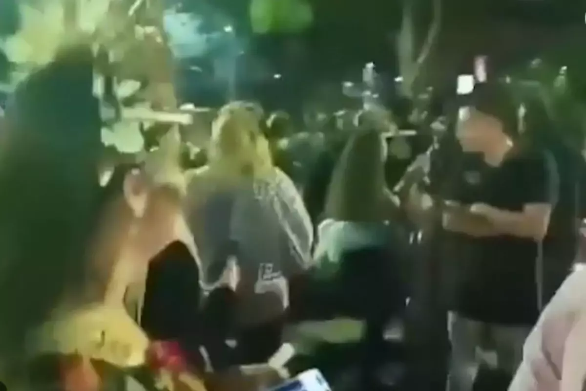 Meksika’da geleneksel Ölüler Günü kutlamaları, silah sesleriyle kabusa döndü. Uruapan