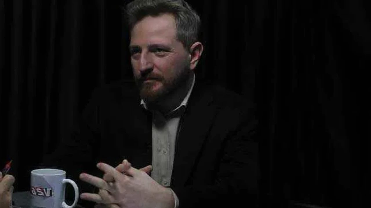 Türk Dizilerinin Başarılı Yönetmeni Çağrı Bayrak: Gizemli Hayatı ve Kariyeri