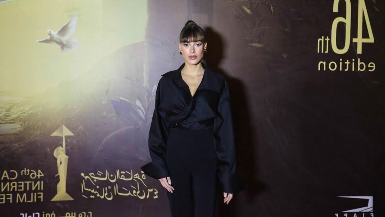 Oyuncu Dilan Çiçek Deniz‘in yapımcılığını üstlendiği ve daha önce Saraybosna