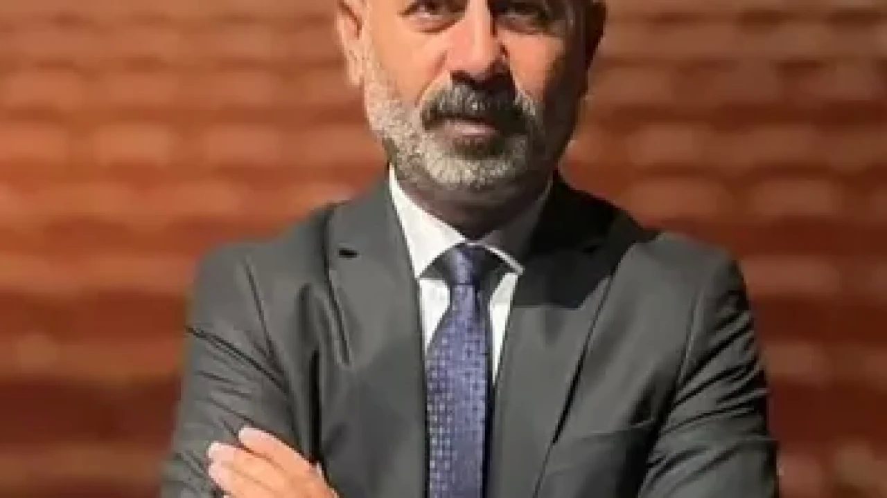 Erdem Uygur kimdir, kaç yaşında, nereli, Alevi mi, Kürt mü