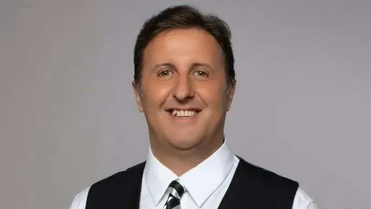 Yeteneksizsiniz Türkiye’nin unutulmaz sunucusu İlker Ayrık’ın hayatı, kaç yaşında olduğu,