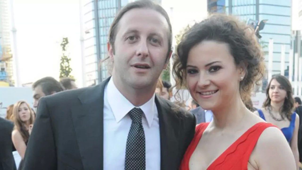 Ünlü oyuncu İlker Ayrık’ın evli olup olmadığı ve eşi Sanem