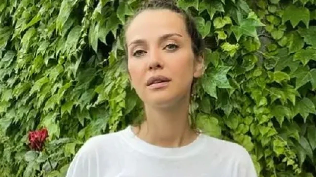 Ekranların sevilen yüzü İrem Helvacıoğlu’nun gizemli aşk hayatı merak konusu