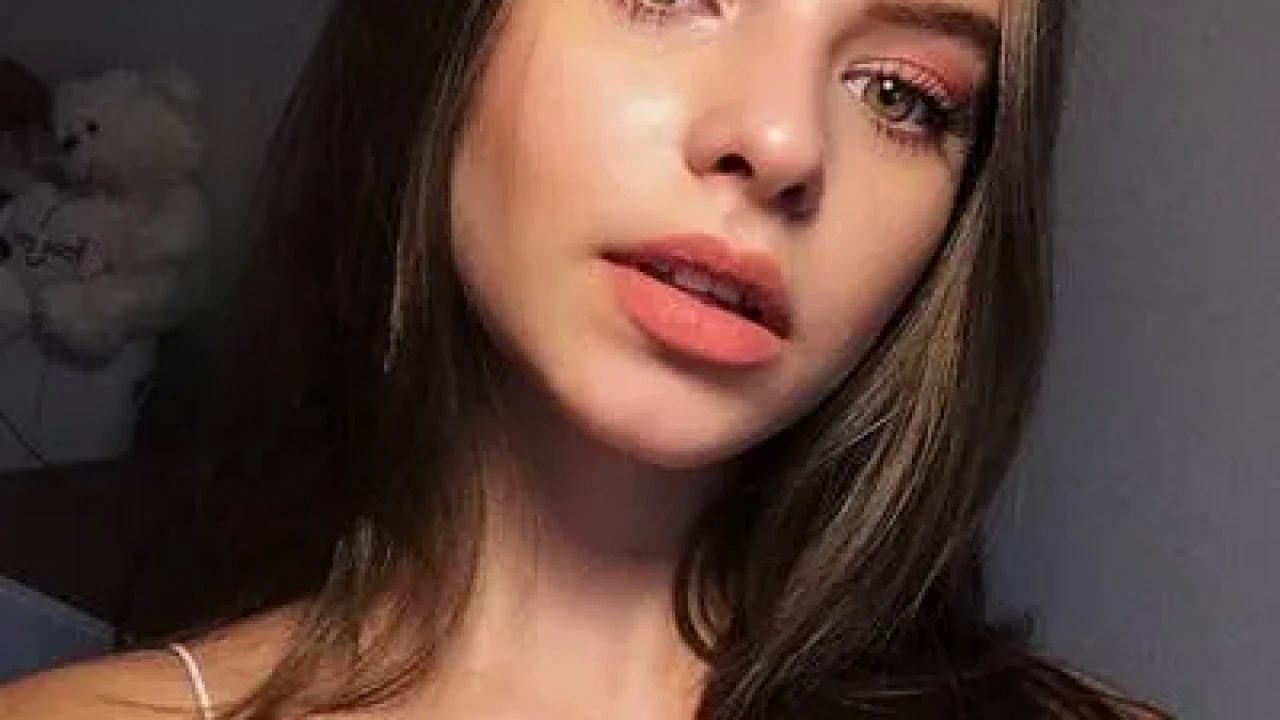 Dijital Dünyanın Yeni Güçlü İsmi İrem Yalçınkaya Kimdir? Merak Edilen