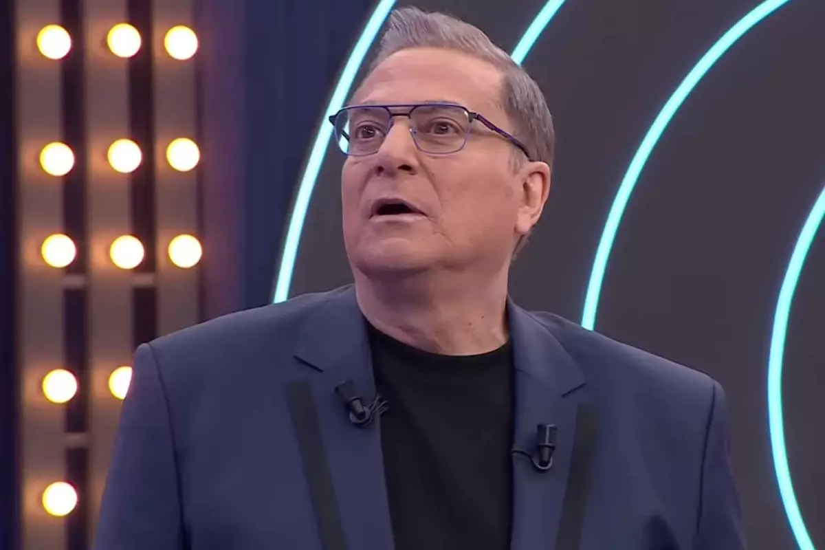 Ünlü şovmen Mehmet Ali Erbil, hakkında çıkan “maddi çöküş” söylentilerine