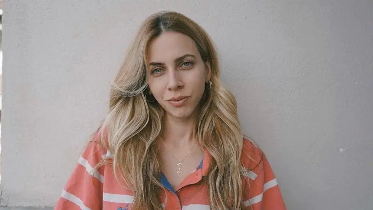 Oyuncu ve içerik üreticisi Melis İşiten, hem ekranlardaki hem de