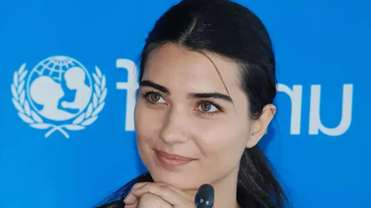 Ünlü Türk oyuncu Tuba Büyüküstün’ün kim olduğu, kaç yaşında olduğu,