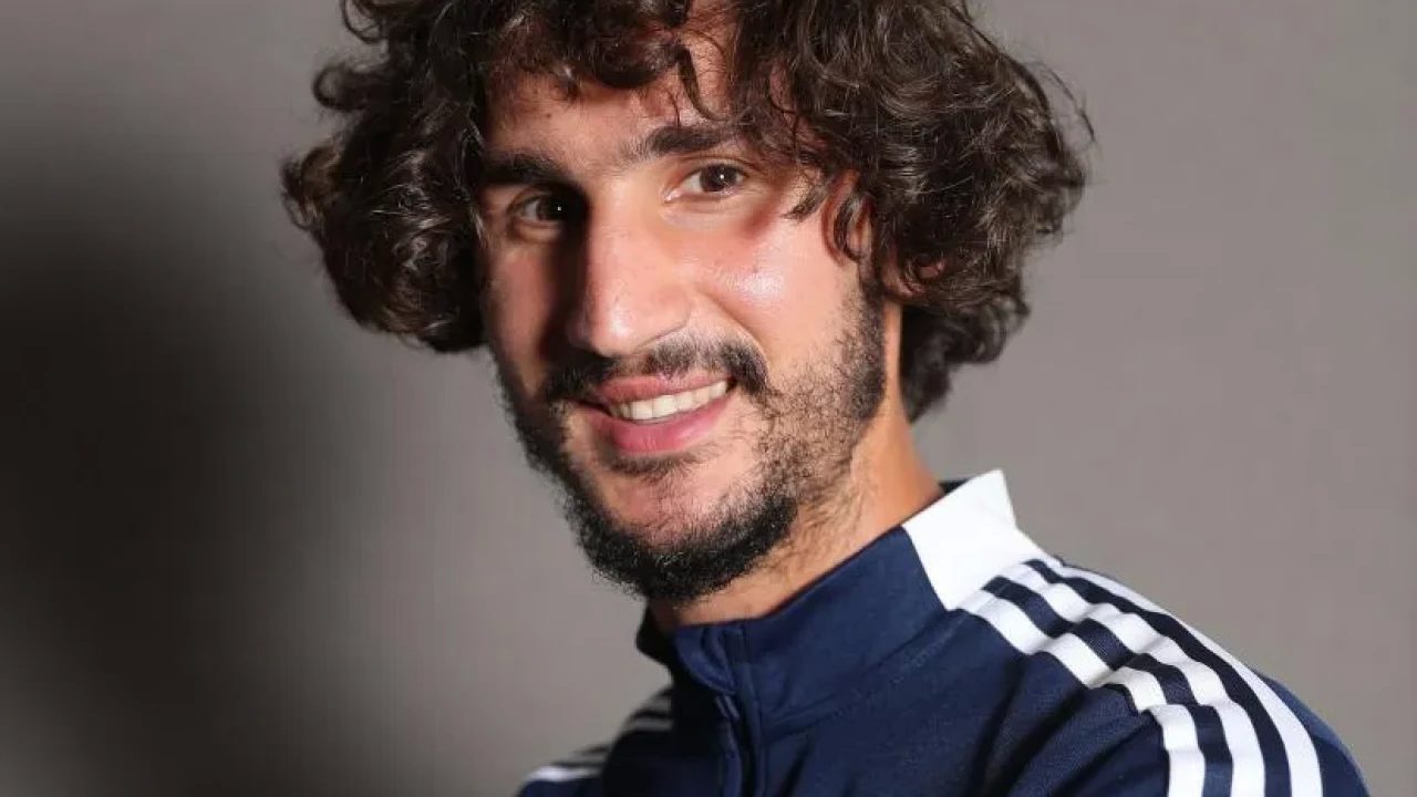 Fransız Yıldız Adayı Yacine Adli’nin Gizem Perdesi Aralanıyor: Kaç Yaşında,