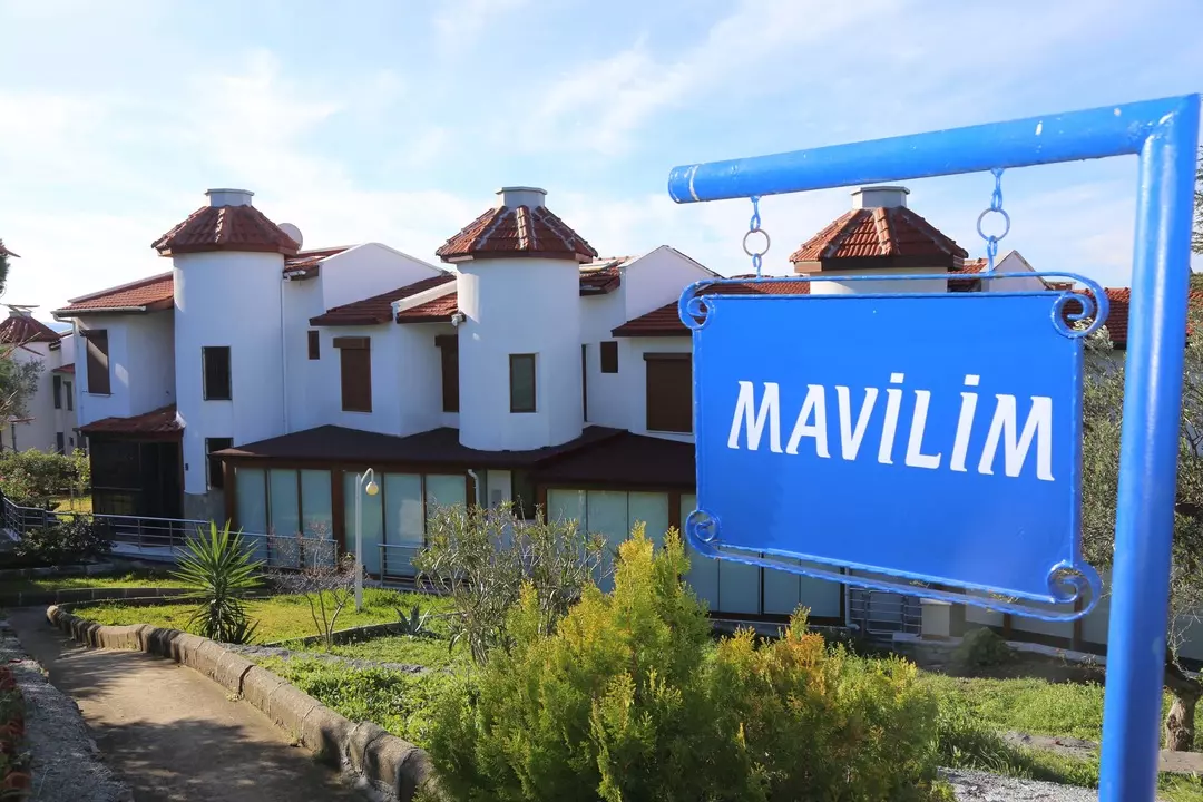 Türk müziğinin unutulmaz isimlerinden Kayahan Açar’ın Balıkesir’in Gömeç ilçesinde yer