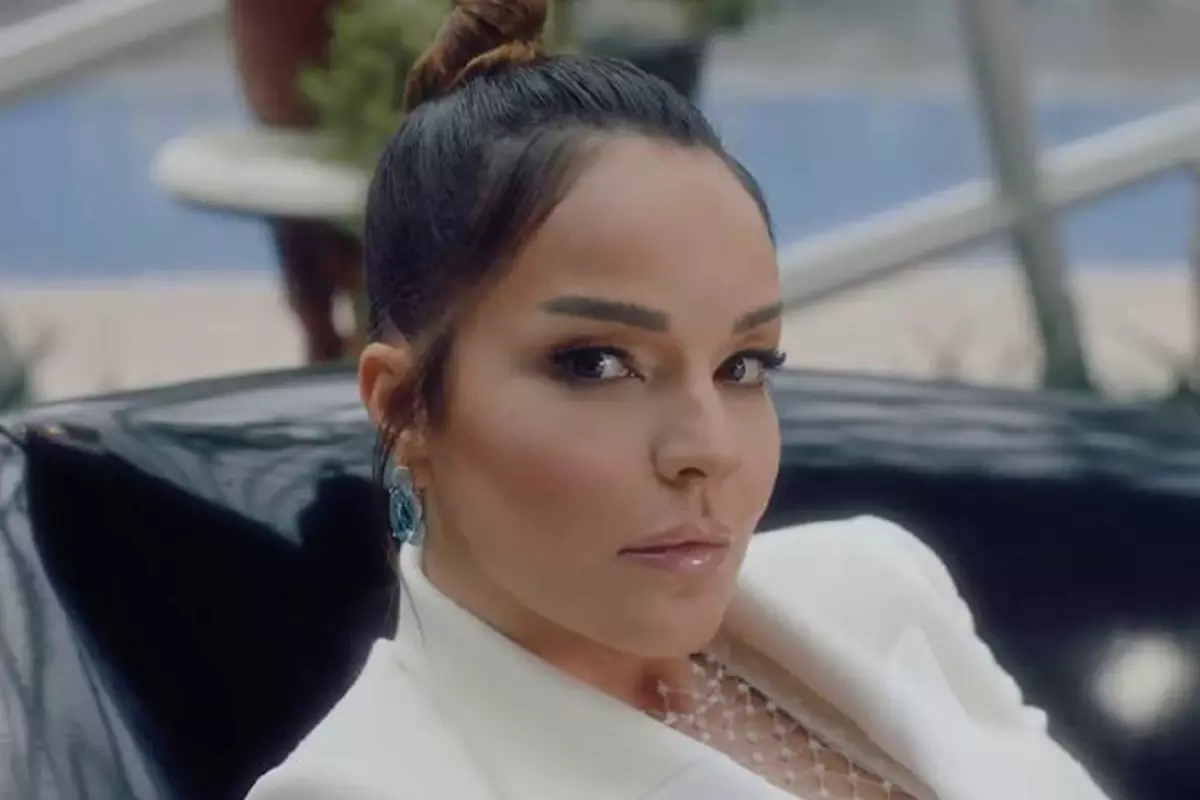 Ünlü şarkıcı Bengü, geçtiğimiz yıl boşandığı eski eşi Selim Selimoğlu