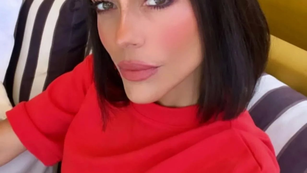 Türkiye’nin sevilen oyuncularından Demet Özdemir, hem oyunculuğu hem dans yeteneğiyle