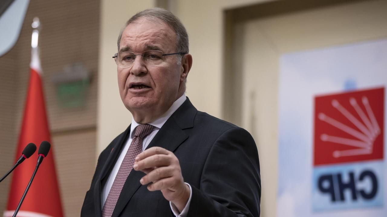 Faik Öztrak kimdir, kaç yaşında, nereli, hangi görevlerde bulundu, ne