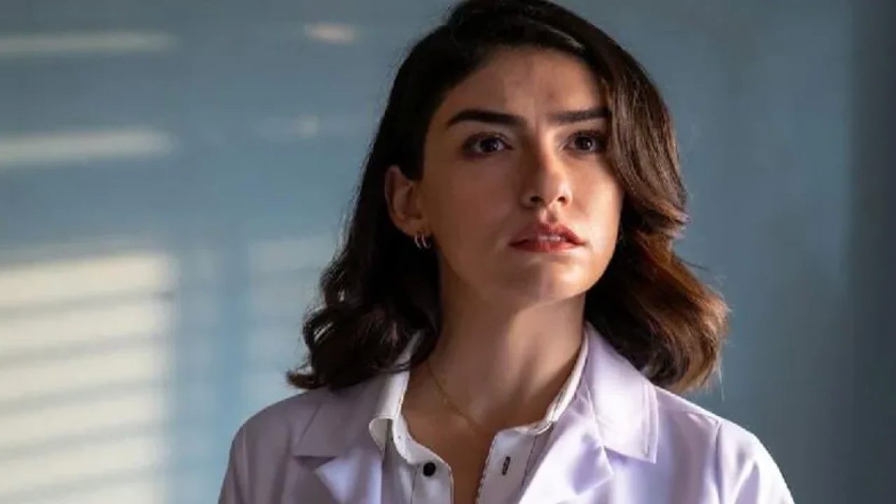 Hazar Ergüçlü Kimdir? Merak Edilen Detaylar Ortaya Çıktı Türk televizyon