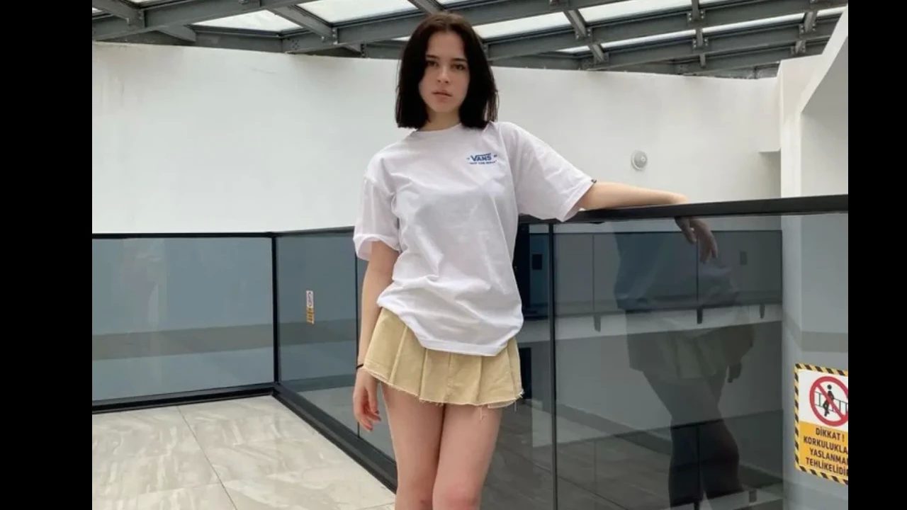 Helin Elveren Kimdir? Türk televizyon ve tiyatro dünyasının parlayan yıldızlarından