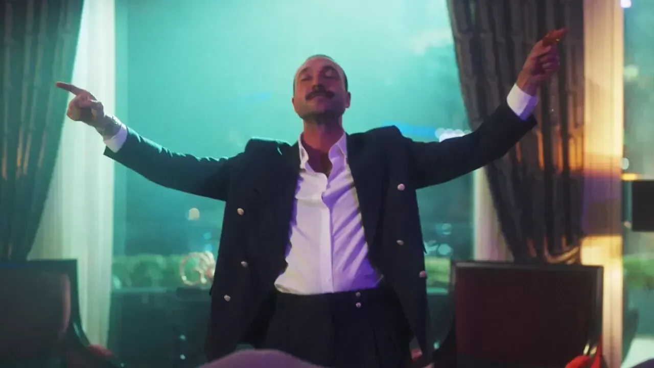 Eşref Rüya dizisi Kadir’in dans sahnesinde çalan ‘Yeniden’ şarkısı, Ragga