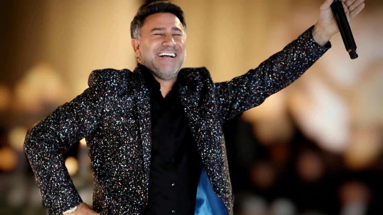 İzzet Yıldızhan Kimdir? Hayat Hikayesi ve Kariyer Yolculuğu Türk müziğinin