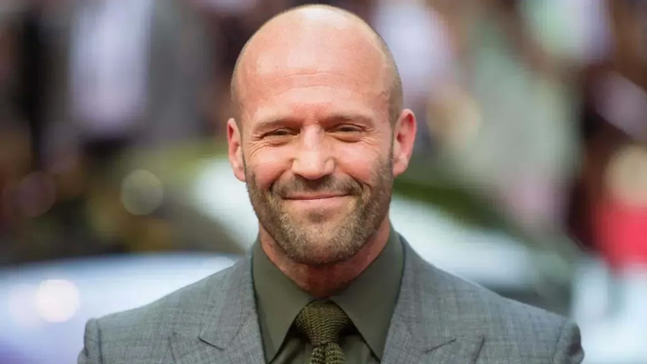 Aksiyon Yıldızı Jason Statham’ın Gizem Perdesi Aralandı: Ailesi, Yaşı ve