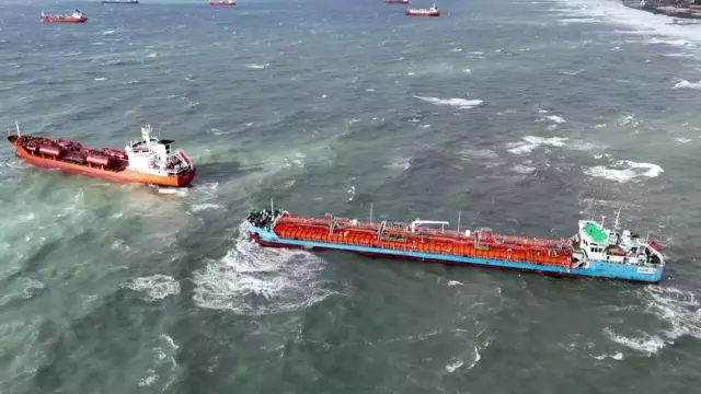 Marmara’da Tanker Alarmı! Florya Açıklarında İki Dev Gemi Birbirine Temas