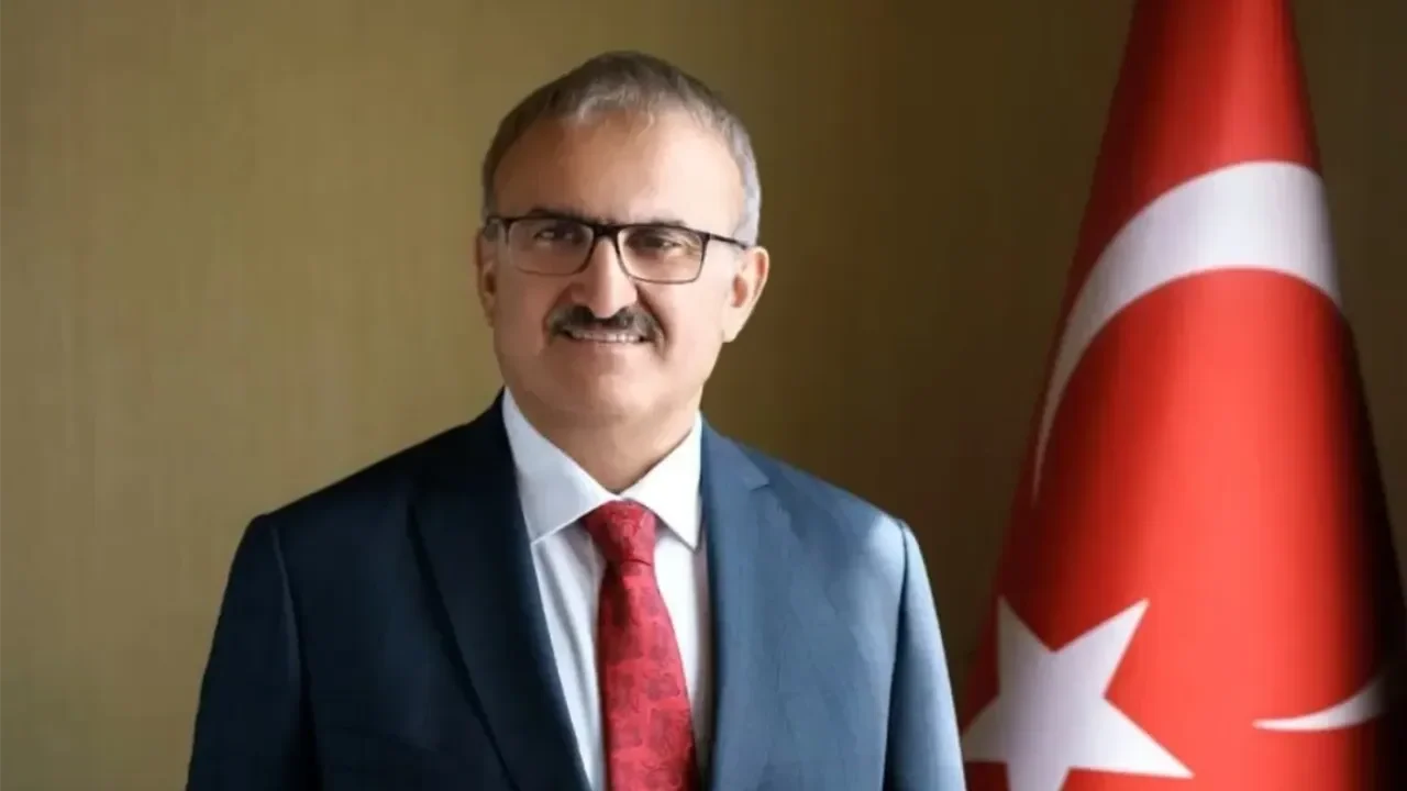 Münir Karaloğlu Kimdir, Kaç Yaşında, Nereli, Evli Mi, Eşi Kimdir,