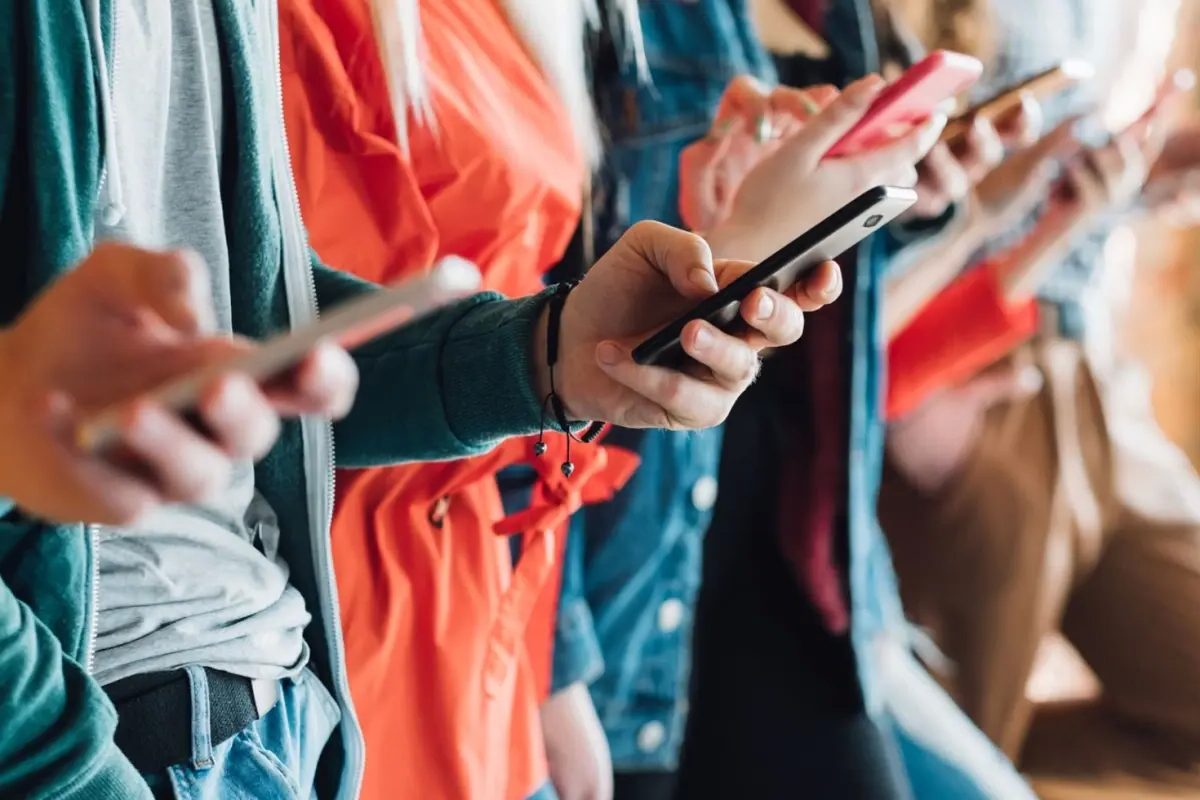 Öğrencilere Müjde: Teknolojiye Erişim Kolaylaşıyor! Yeni Düzenleme ile Fiyatlar Uçacak!