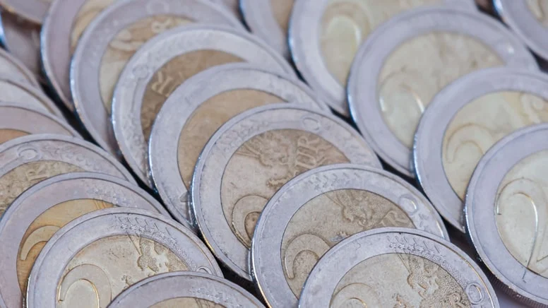 Koleksiyon dünyasında son dönemin en çarpıcı yükselişlerinden biri, üzerindeki kartal