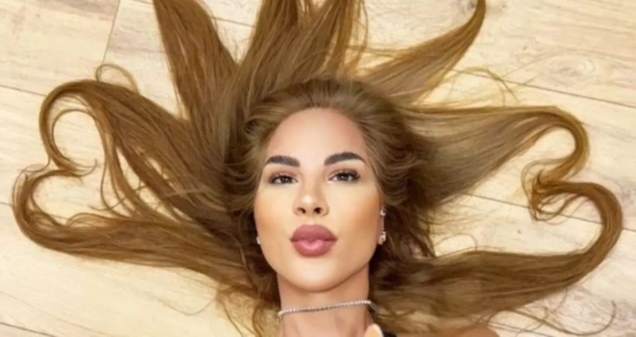 Moda tasarımı alanındaki özgün çizgisi, haute couture anlayışı ve global