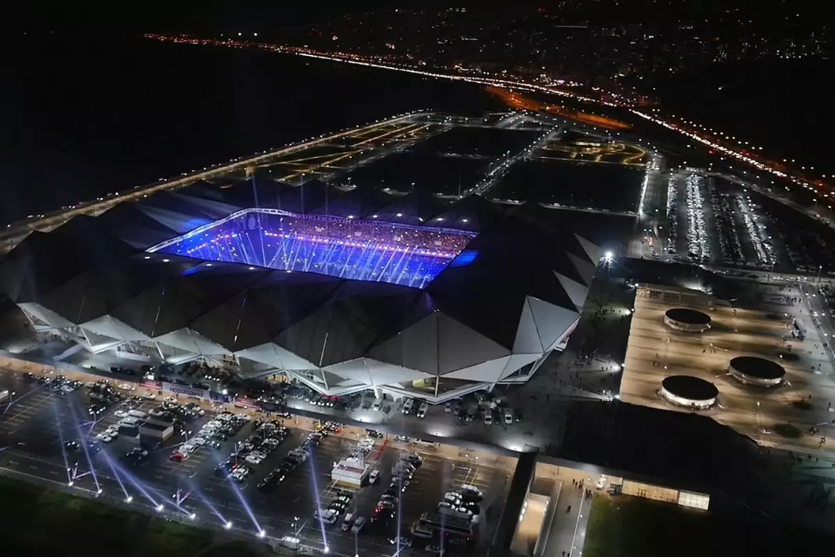 Süper Lig’de şampiyonluk mücadelesi verirken bir yandan da Süper Kupa