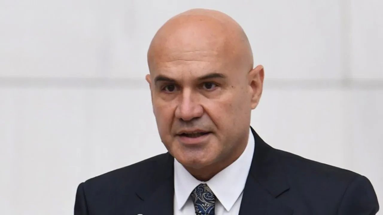 Turhan Çömez Kimdir? Siyasette ve Tıpta İz Bırakan İsim Siyaset